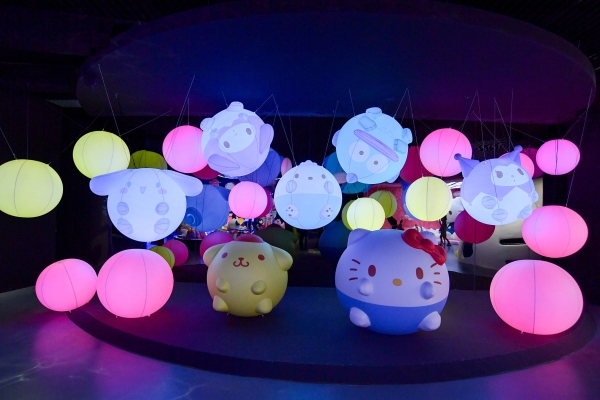 超萌宇宙开启！Hello Kitty Cosmos 50周年光影特展等你探索！