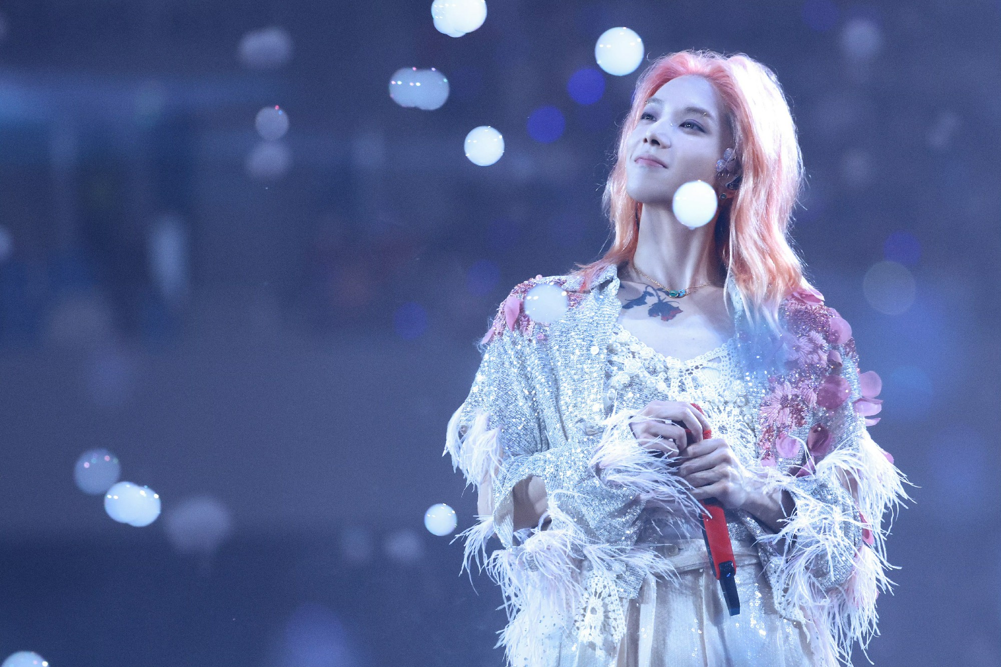 华晨宇火星演唱会四面台首登成都 两晚狂欢燃爆蓉城夏夜 