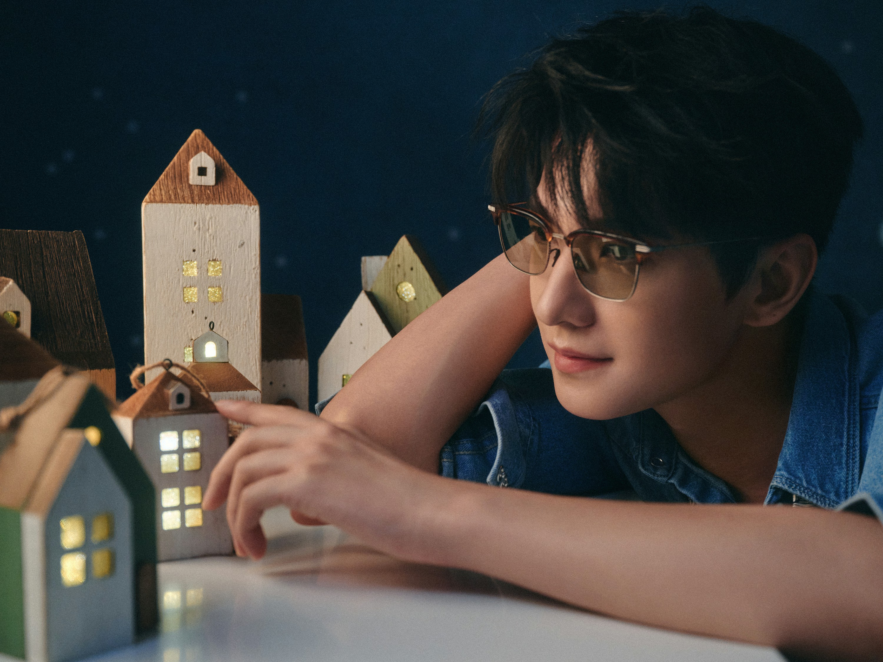  杨洋出席喜临门Ai净眠智能新品发布会 今夜无人失眠