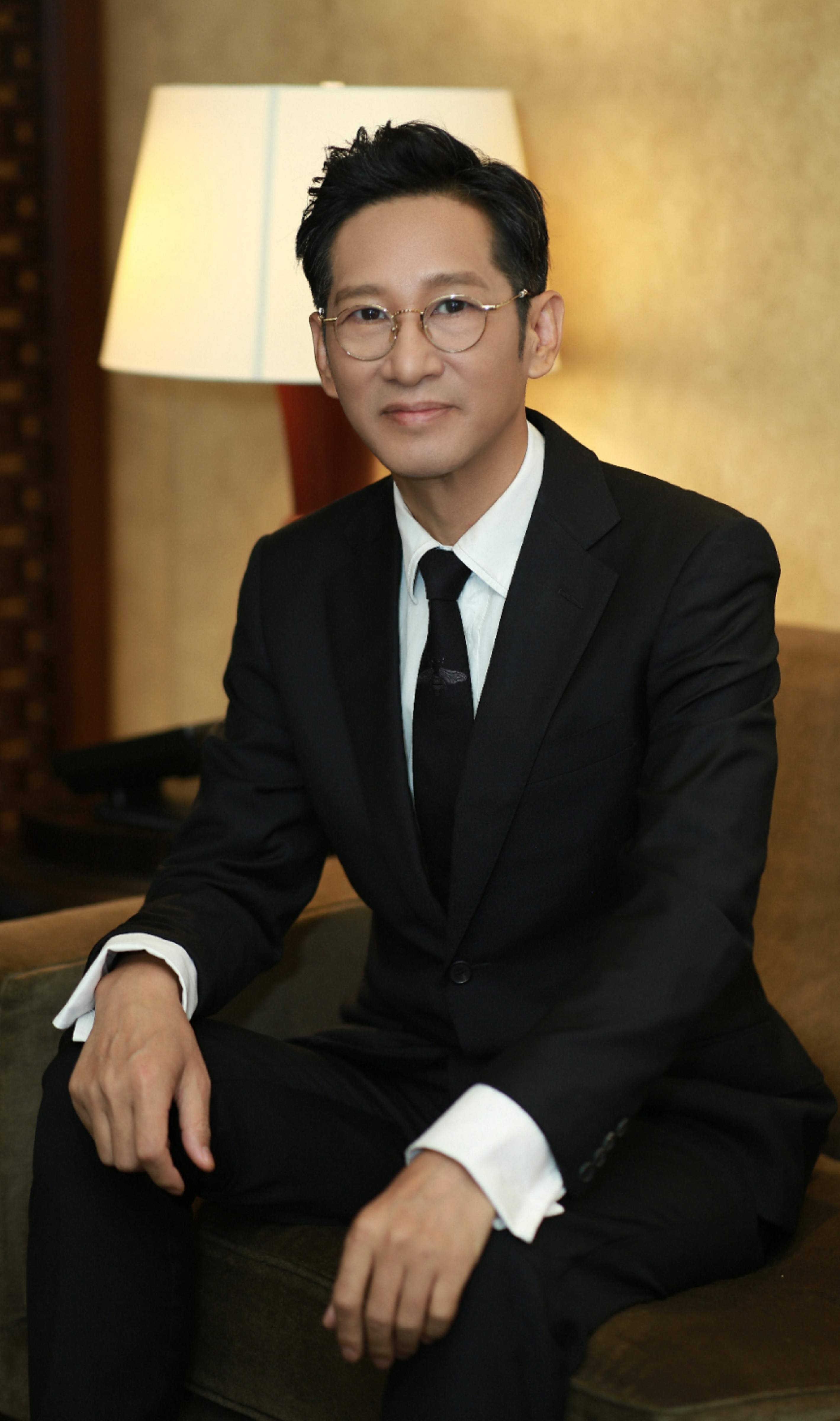 王劲松《人民日报》撰文  重读抗战家书不忘来时路