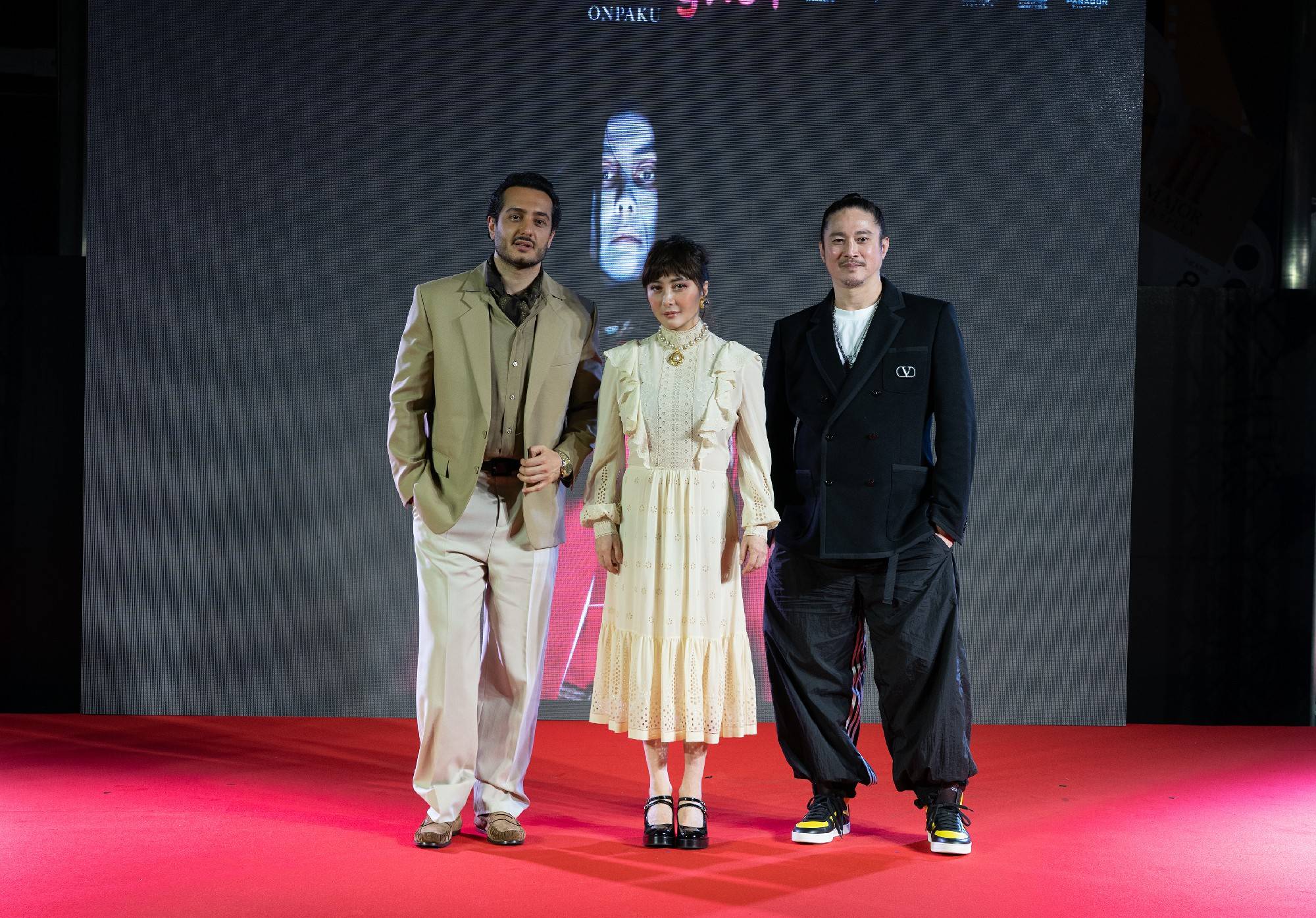 何超力捧新人Iman 跨界展锋芒 7月将出诗集 