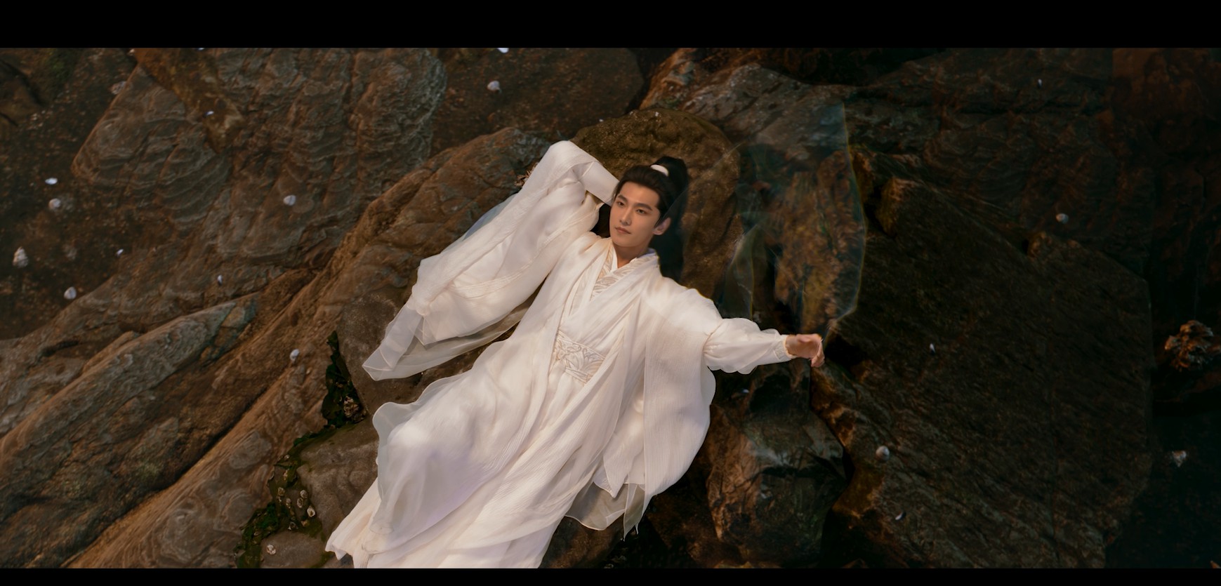 杨洋《凡人修仙传》发布顶天立地预告  仙路迢迢静待启程 