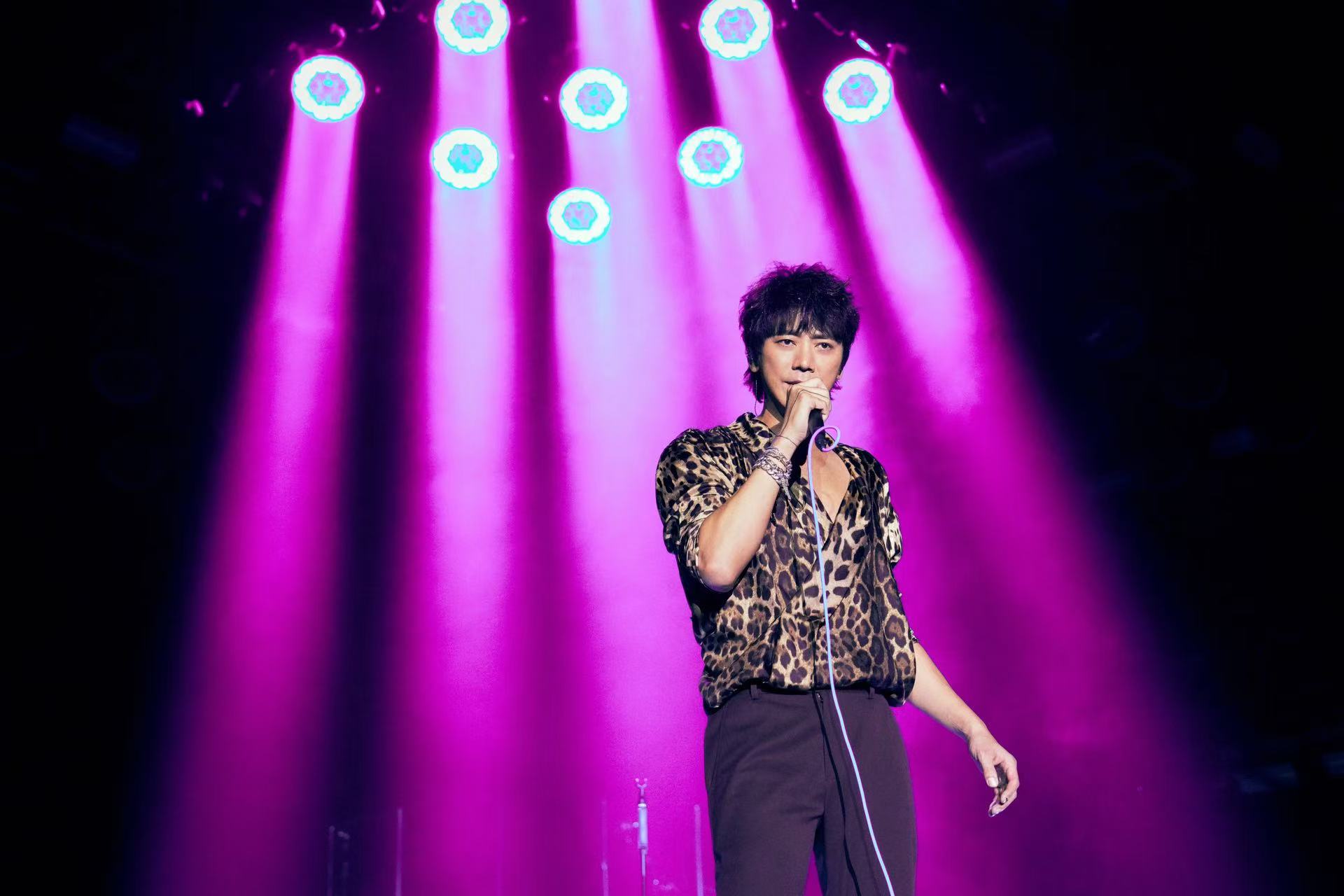 苏见信（信）「尽兴而活」燃爆东北老铁 摇滚硬汉唱民谣反差感拉满 