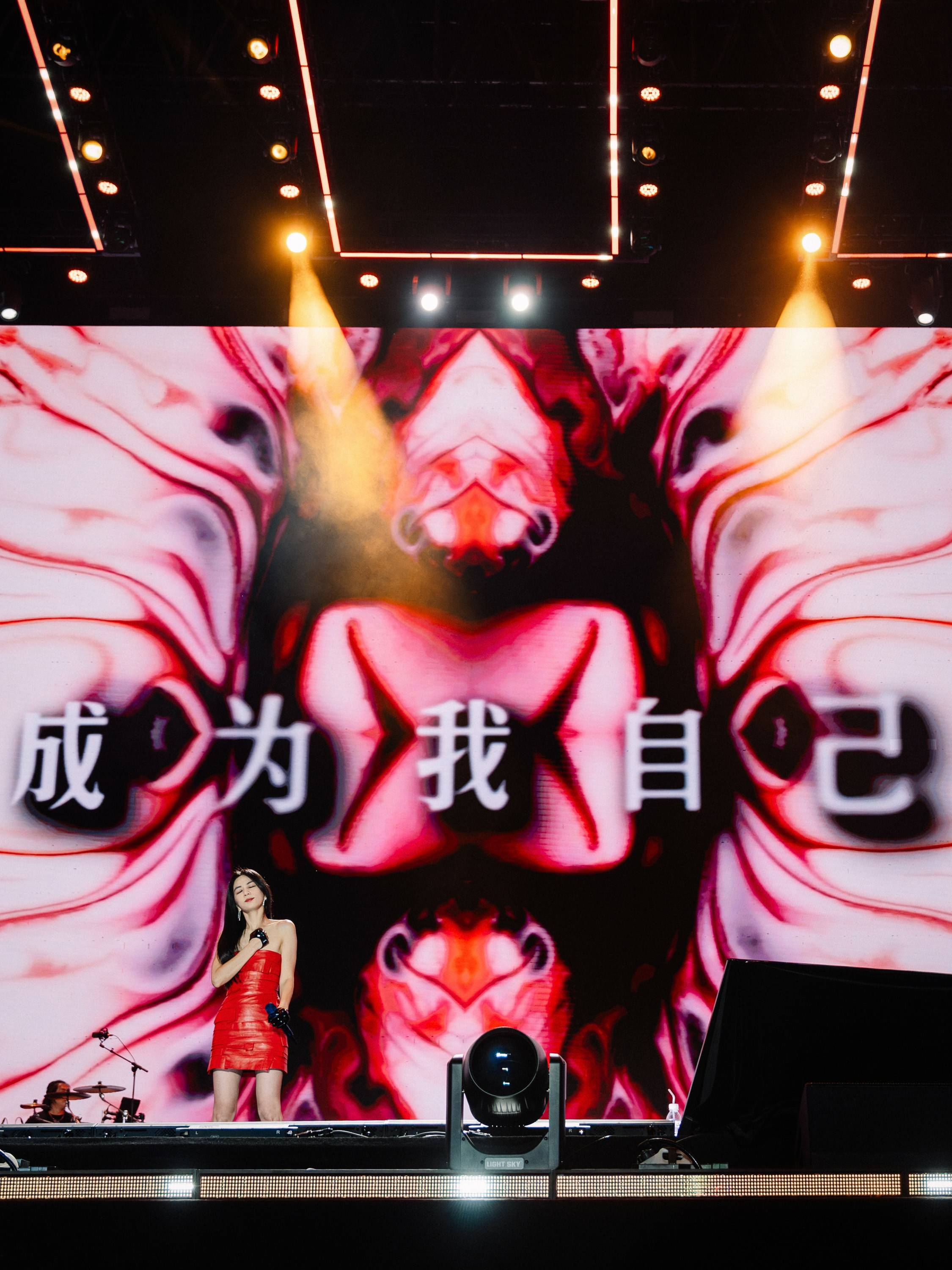 陈嘉桦官宣个人巡演《It's Me 艾拉主意》 S.H.E合体为Ella巡演出主意 