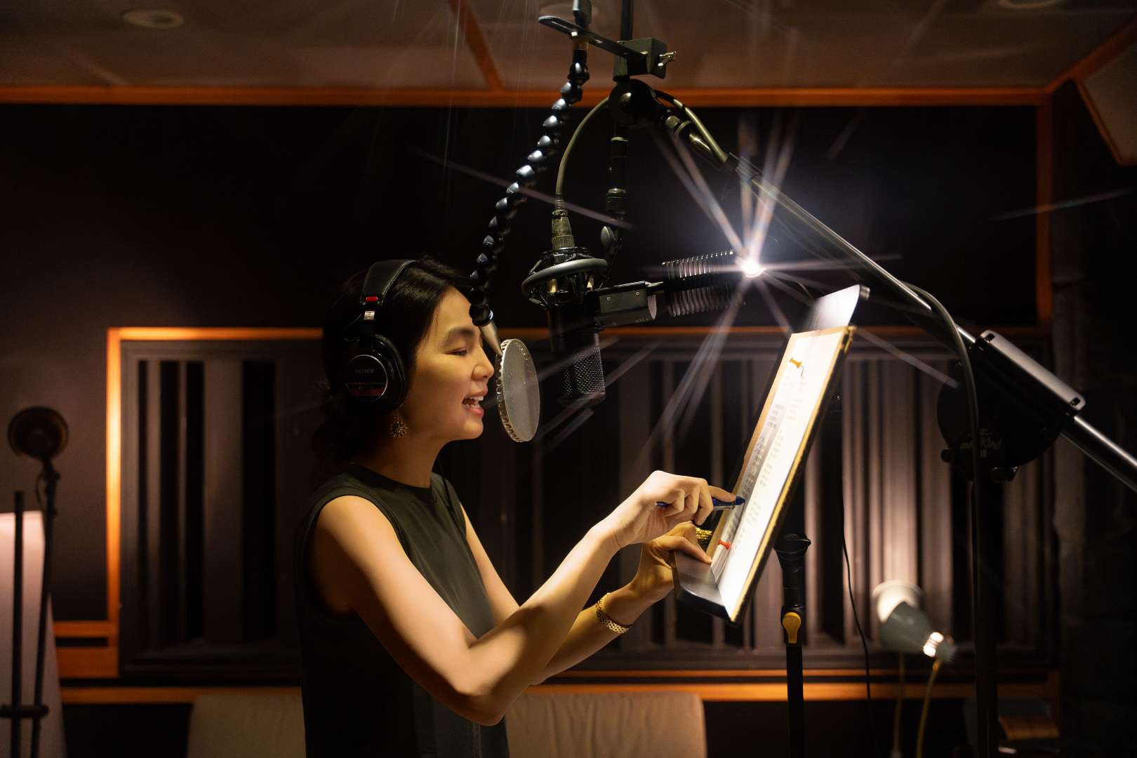 Ella陈嘉桦巡演主题曲久违短发造型吸睛  笑称“50岁要剃平头”