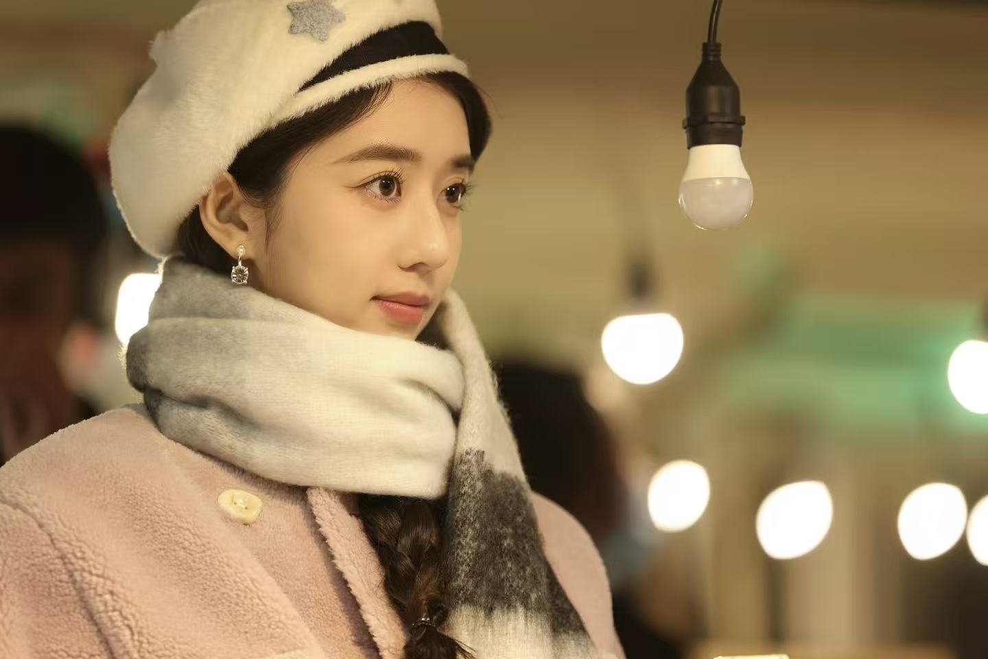 《他为什么依然单身》热播，李凯馨演绎“宝藏女孩”夏小满 