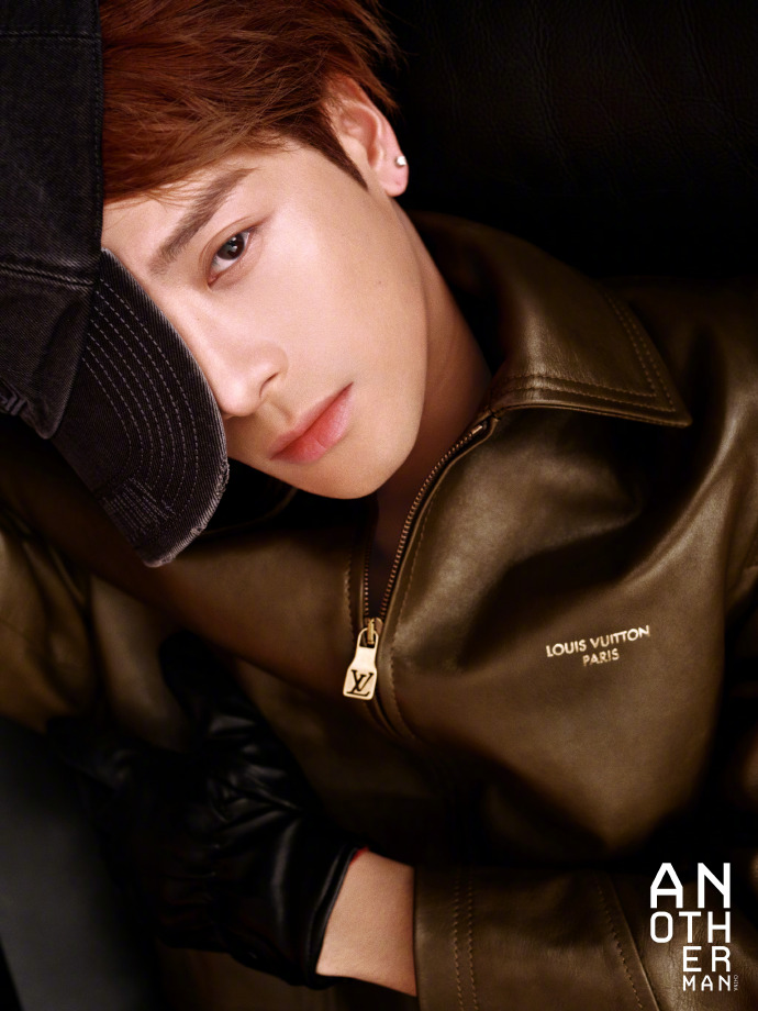 王嘉尔登《Another Man》Issue 16开年刊封面，LV男装加持演绎Magic Man新年序章