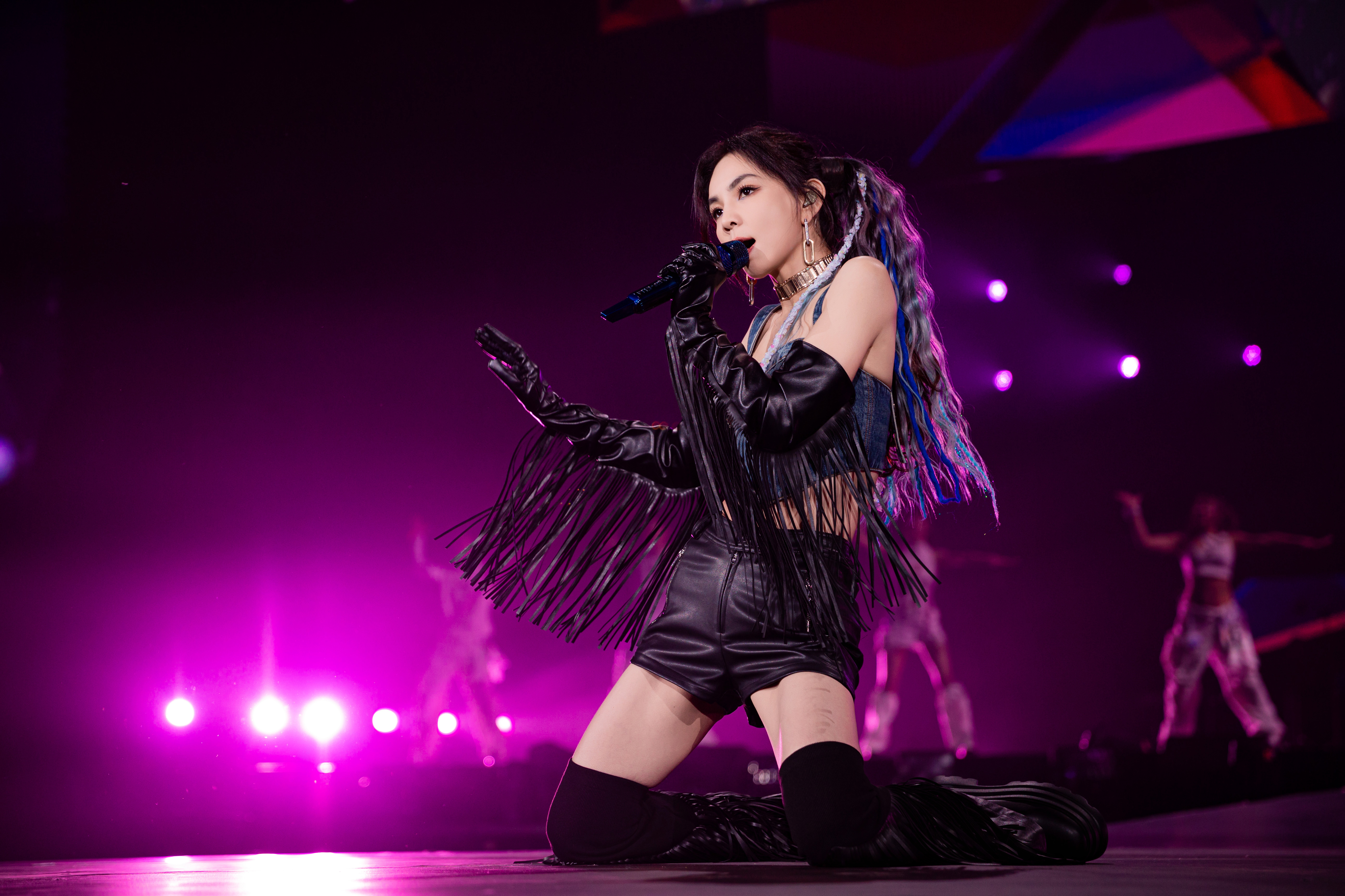 Ella陈嘉桦「艾拉主意」巡演南宁站两晚连唱 现场嗦粉打造出圈名场面 