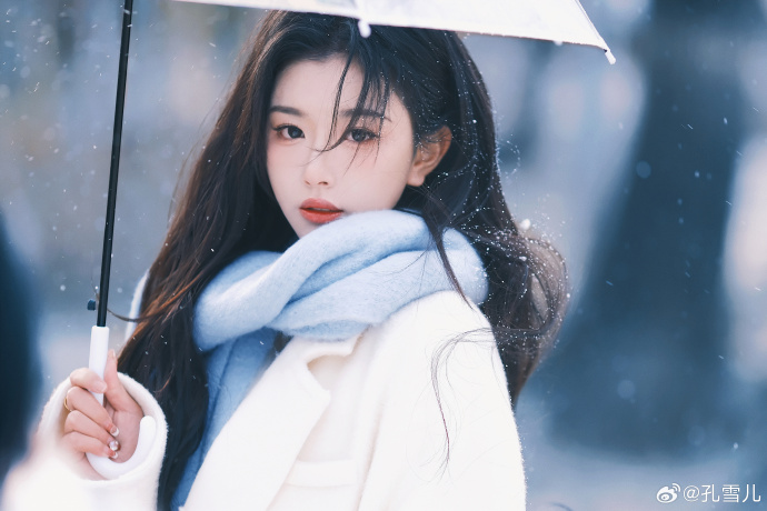 孔雪儿雪地美照，好似韩剧女主角美出新高度