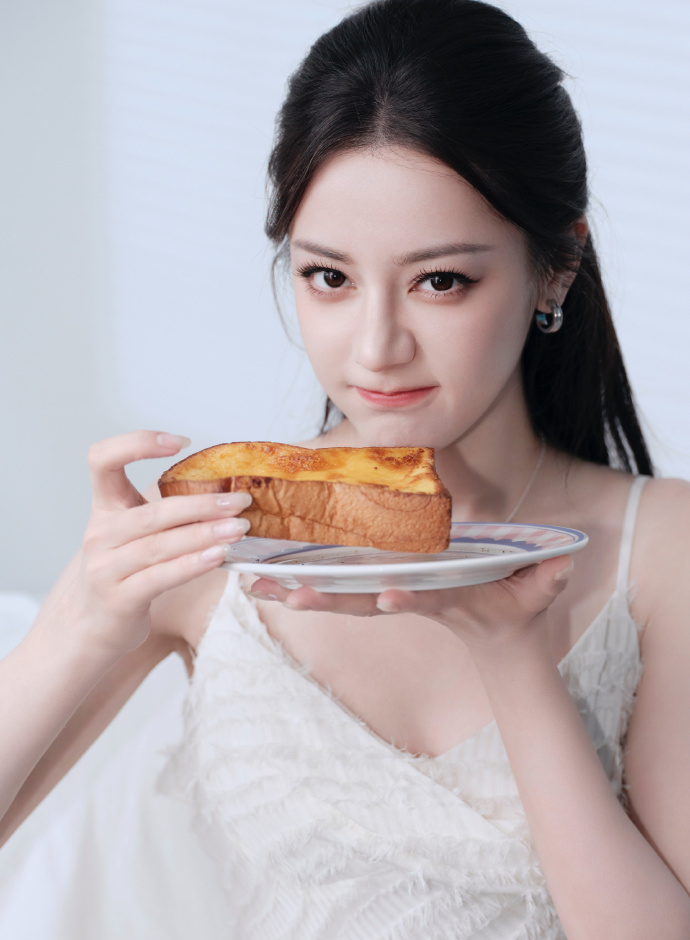 006Qht3Egy1i429xnt4fuj32s33sf4qs