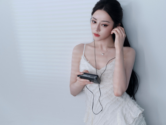 006Qht3Egy1i429xdwjhzj34mo3h0u10